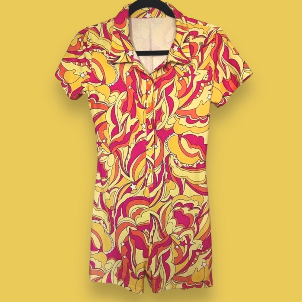 Retro Groovy 70’s Hippie Bodysuit ~ SOOOO SOFT
Perfect for Halloweeen